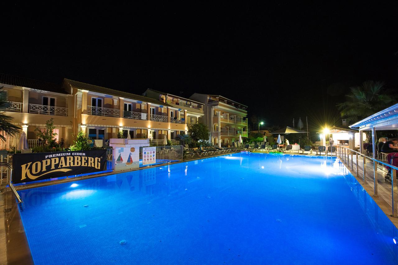 Kavos Plaza Hotel Extérieur photo