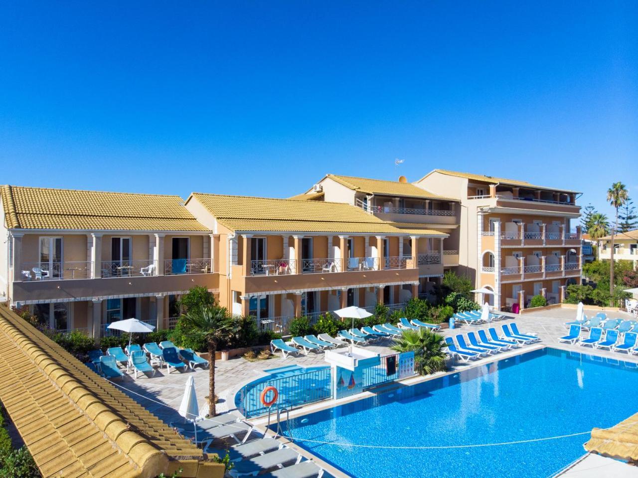 Kavos Plaza Hotel Extérieur photo