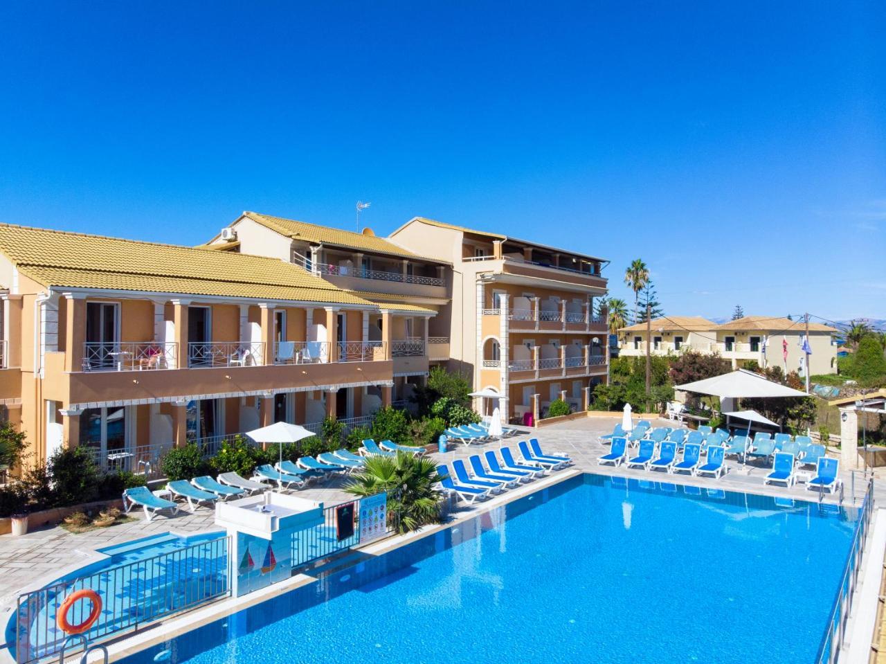 Kavos Plaza Hotel Extérieur photo