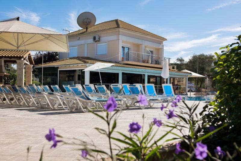 Kavos Plaza Hotel Extérieur photo